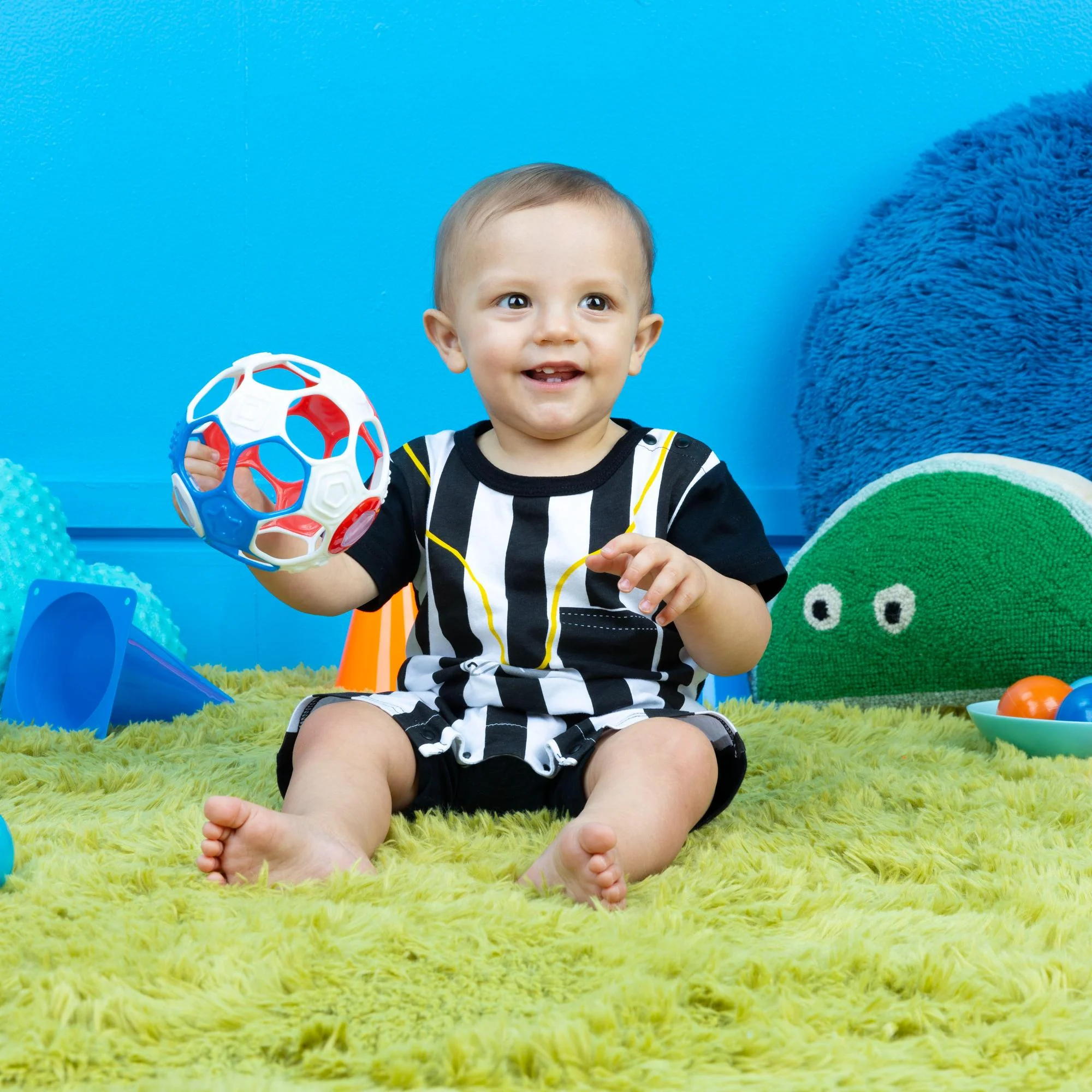 143-bright-starts-oball-soccer-red-white-blue-peg-toy-5.webp Bright Starts Oball Soccer Red, White & Blue Peg Toy