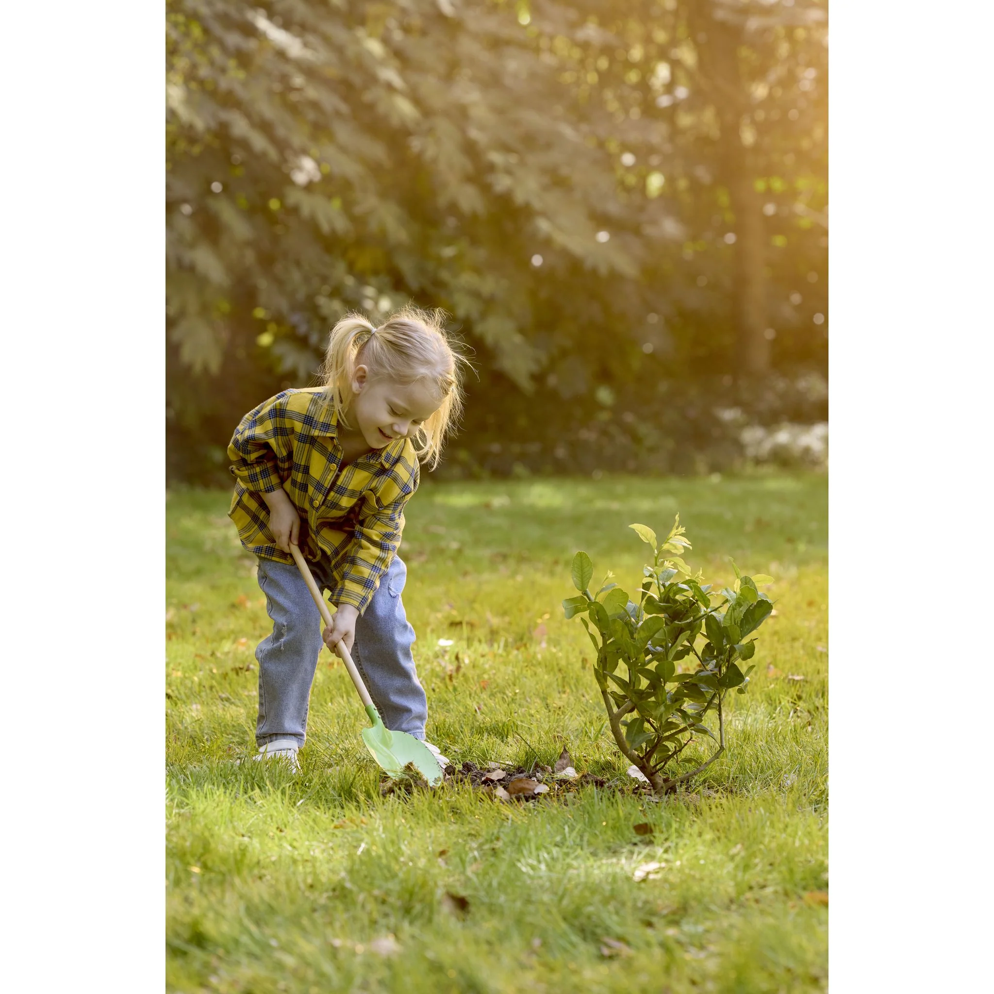 1804-hape-pointed-garden-shovel-13.webp Hape Pointed Garden Shovel