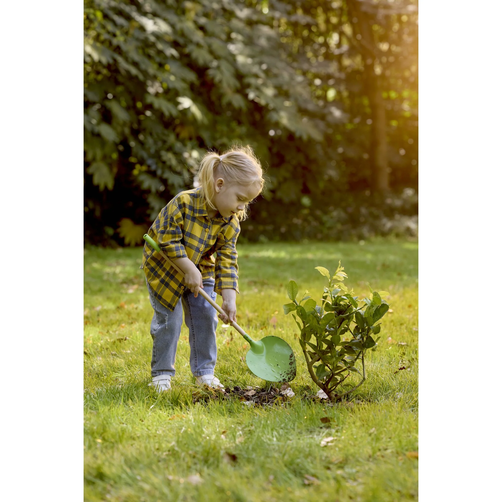 1804-hape-pointed-garden-shovel-7.webp Hape Pointed Garden Shovel