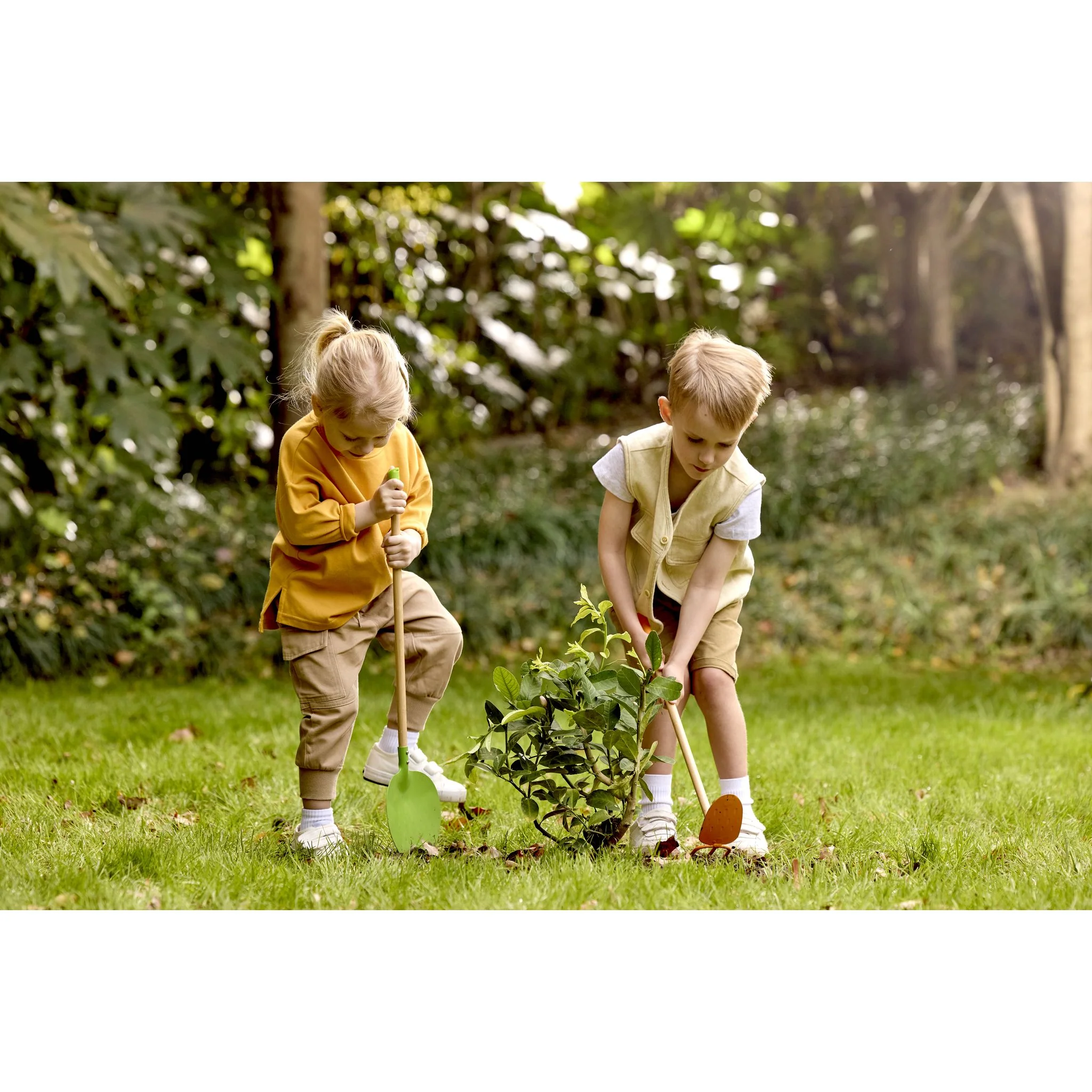 1804-hape-pointed-garden-shovel-8.webp Hape Pointed Garden Shovel