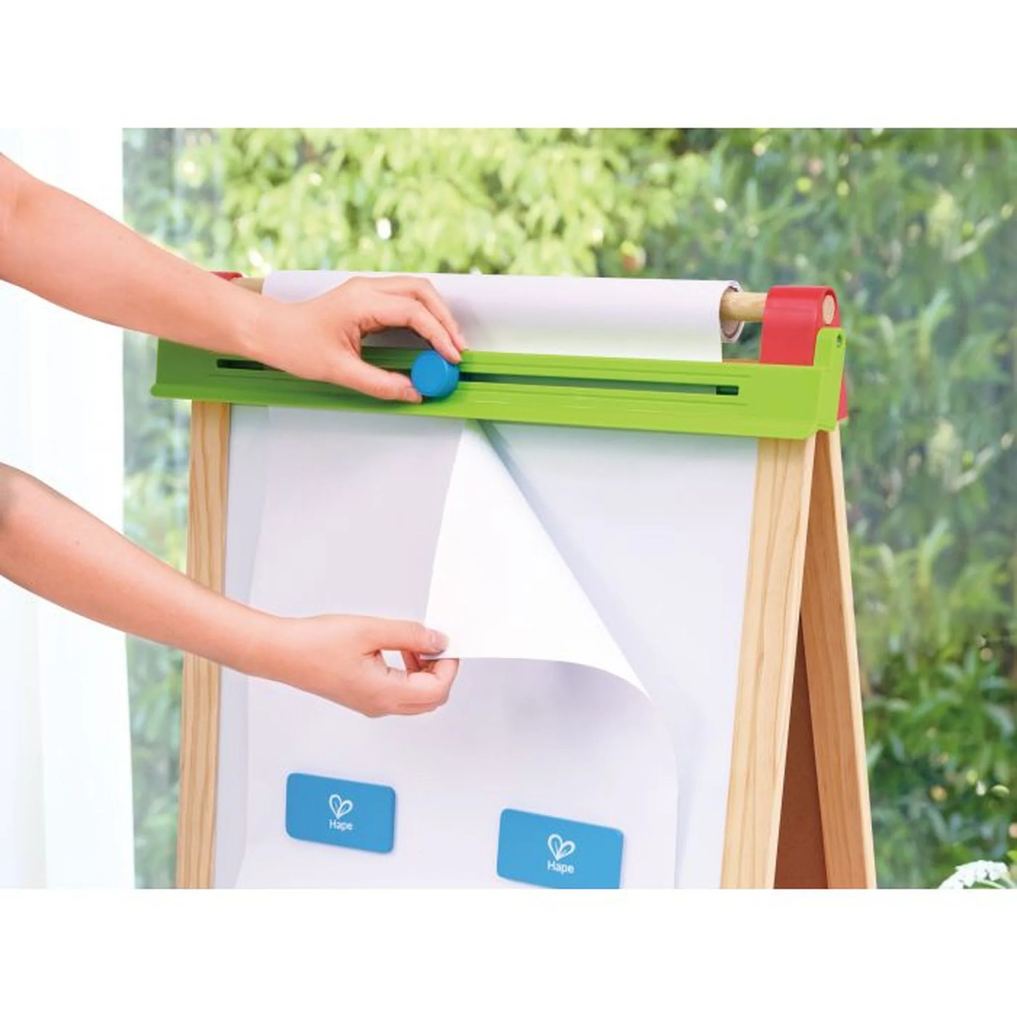 1911-hape-little-artists-easel-10.webp Hape Little Artists Easel