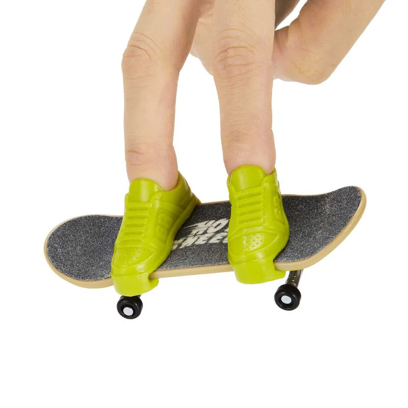 345-hot-wheels-skate-fingerboard-single-pack-klassik-stylez-4-5-neon-fury-4.webp Hot Wheels Skate Fingerboard Single Pack Klassik Stylez 4/5 Neon Fury